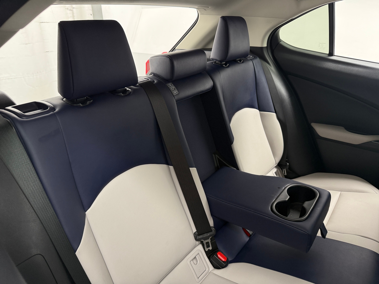 Thumbnail: 2019 Lexus UX - 6