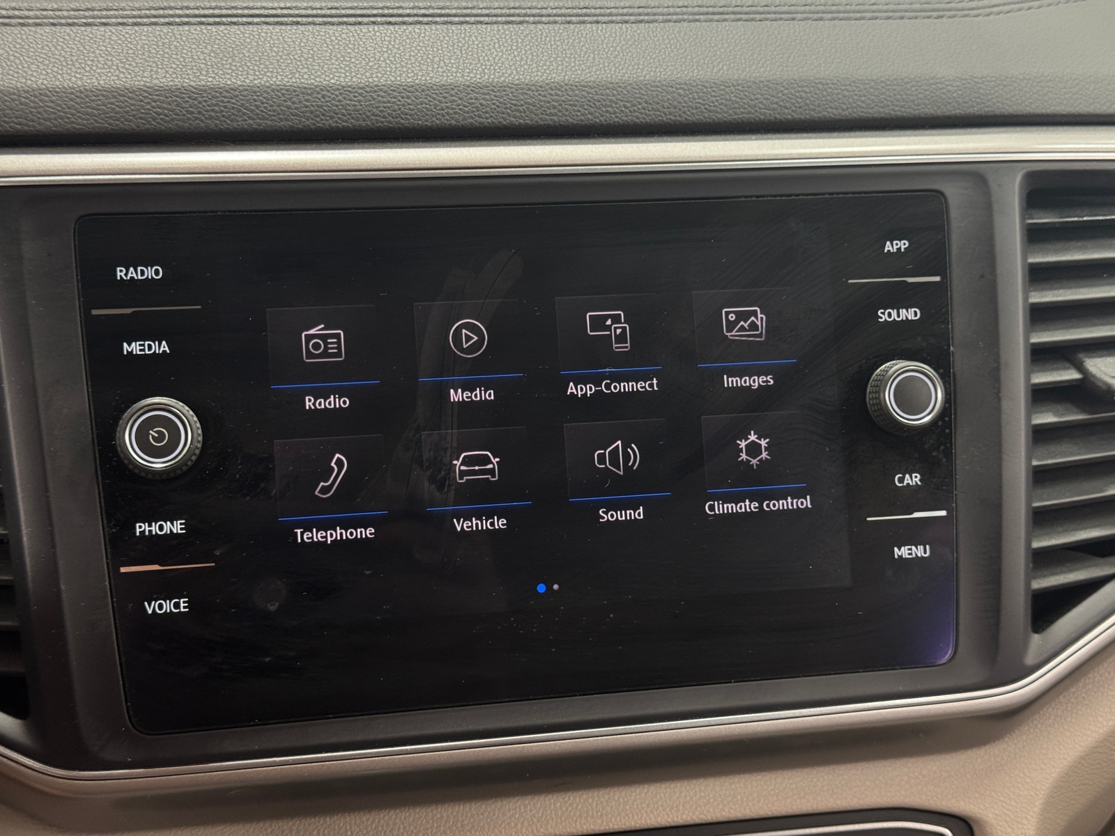 Thumbnail: 2019 Volkswagen Atlas - 3