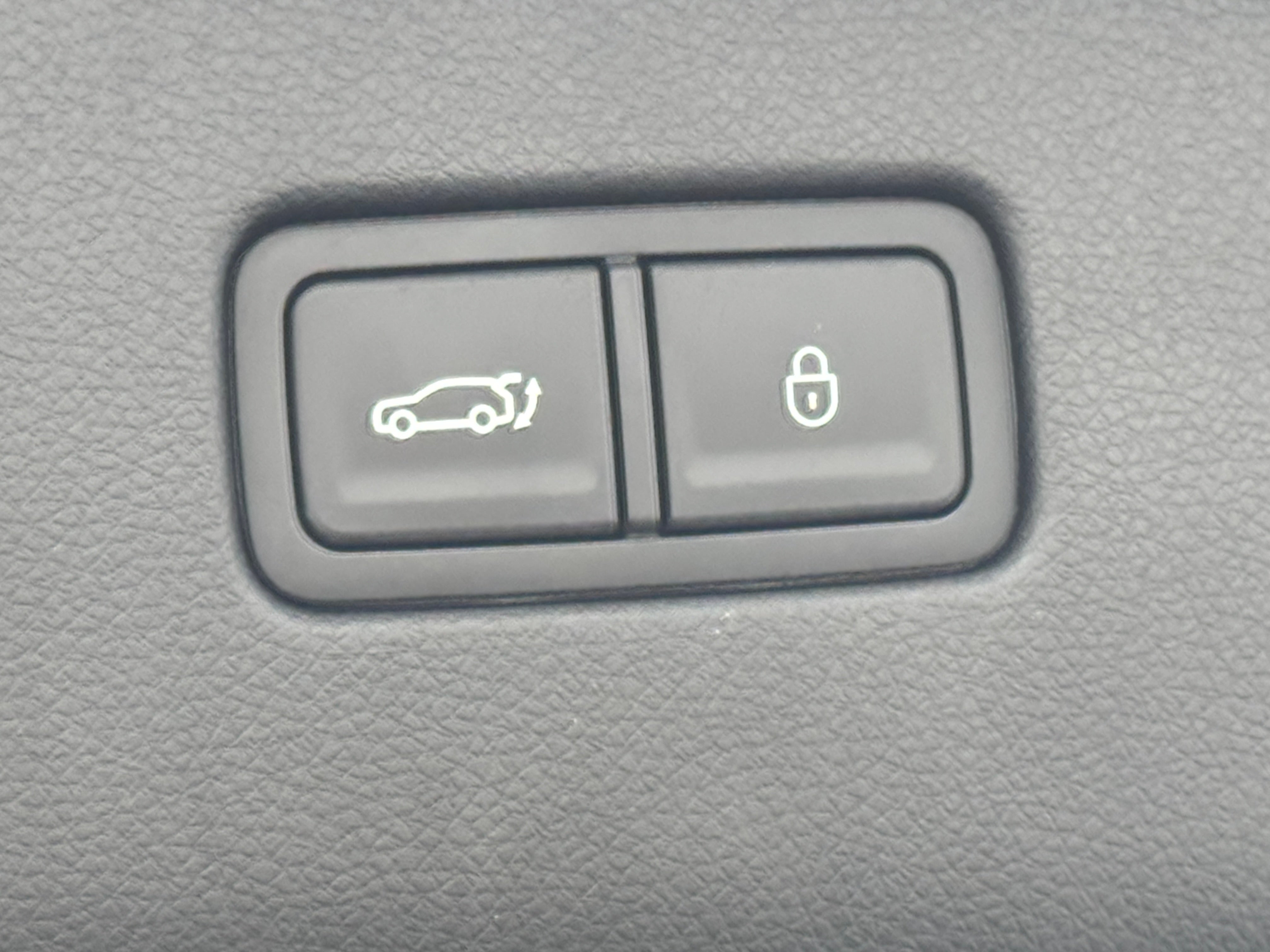 2023 GENESIS GV70 Standard