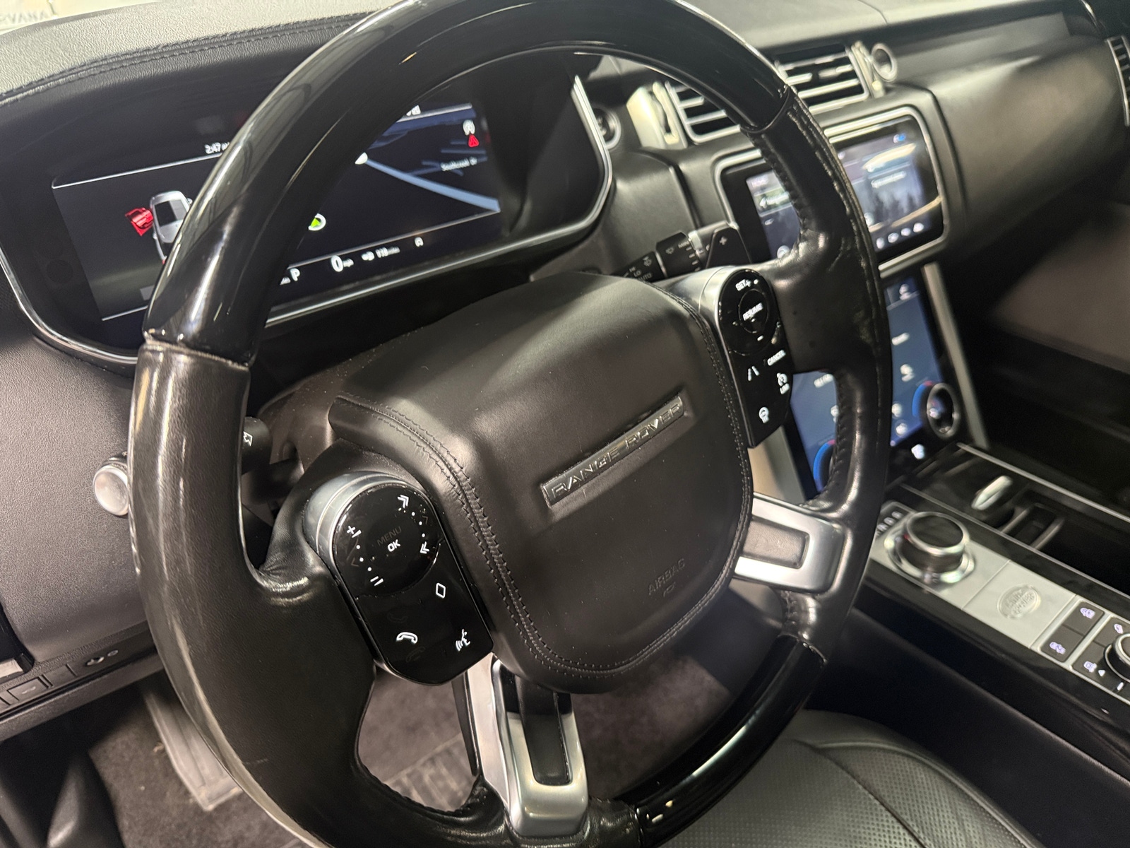 Thumbnail: 2019 Land Rover Range Rover - 4