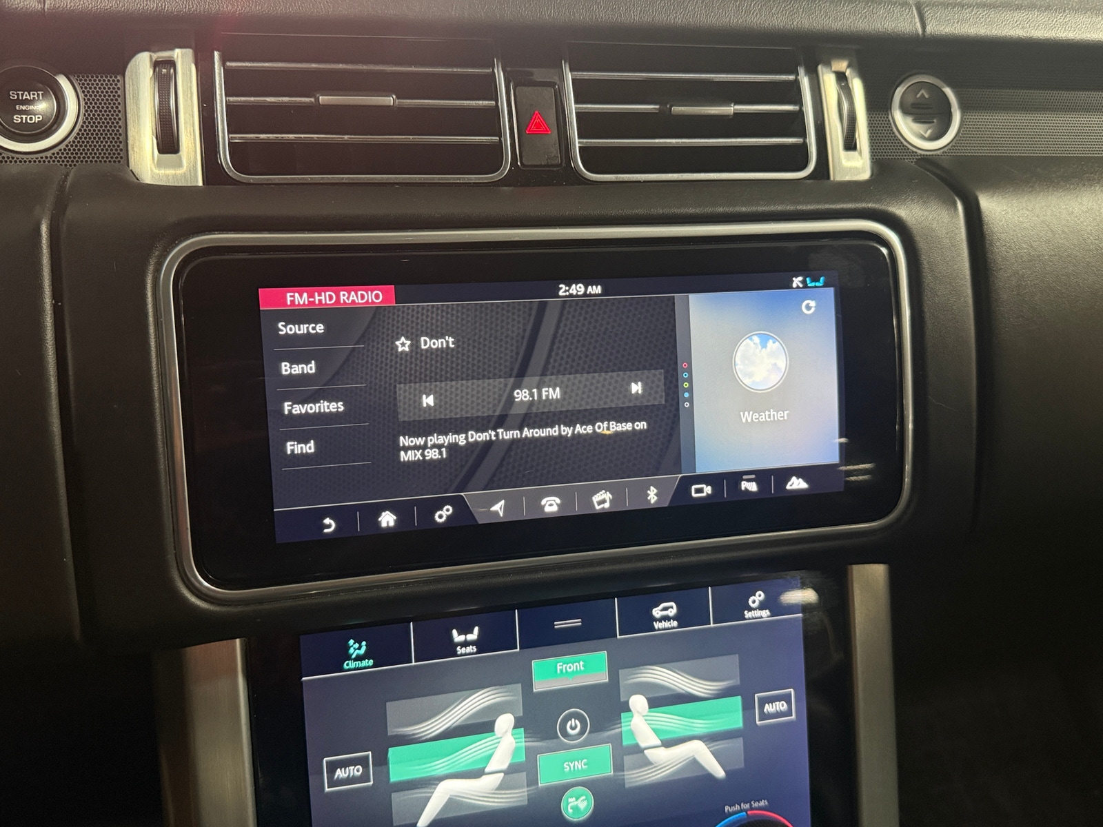Thumbnail: 2019 Land Rover Range Rover - 3