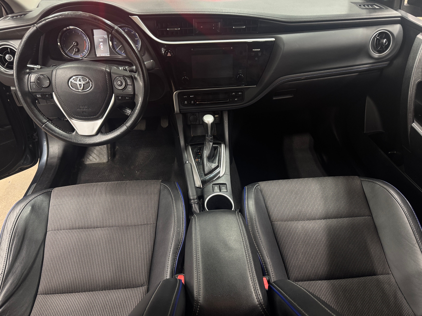 Thumbnail: 2017 Toyota Corolla - 2