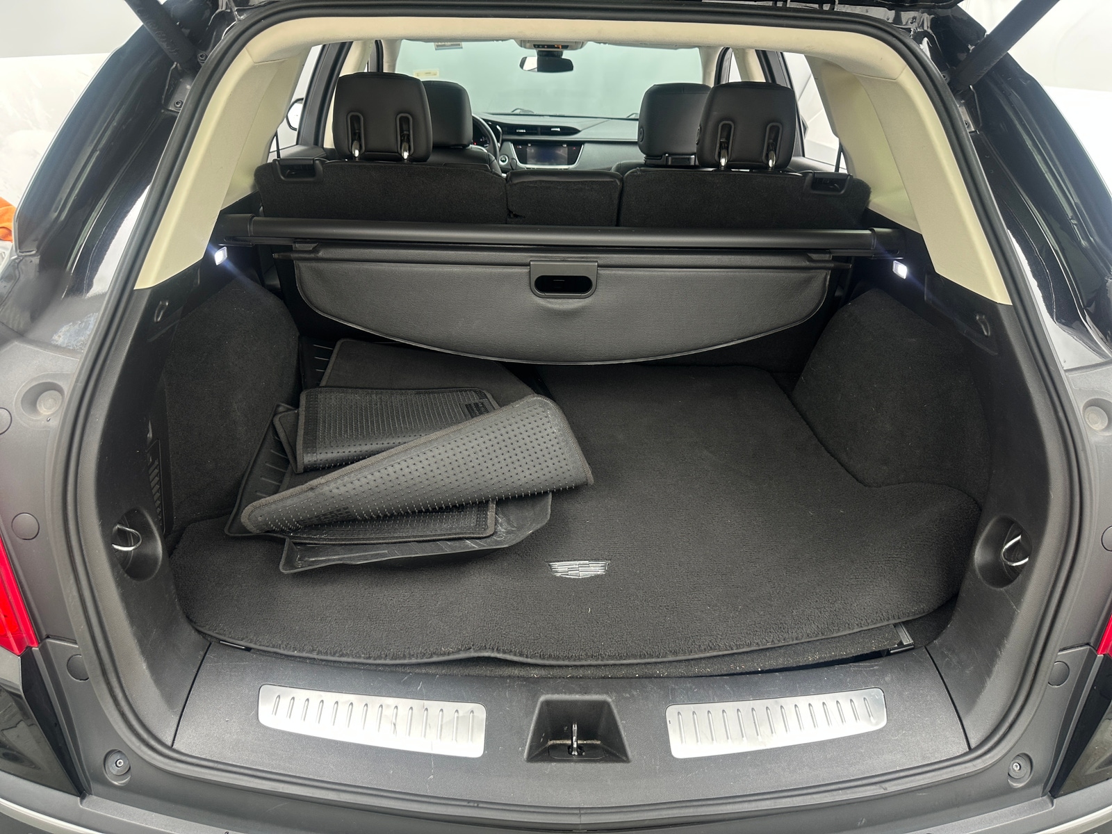Thumbnail: 2017 Cadillac XT5 - 6