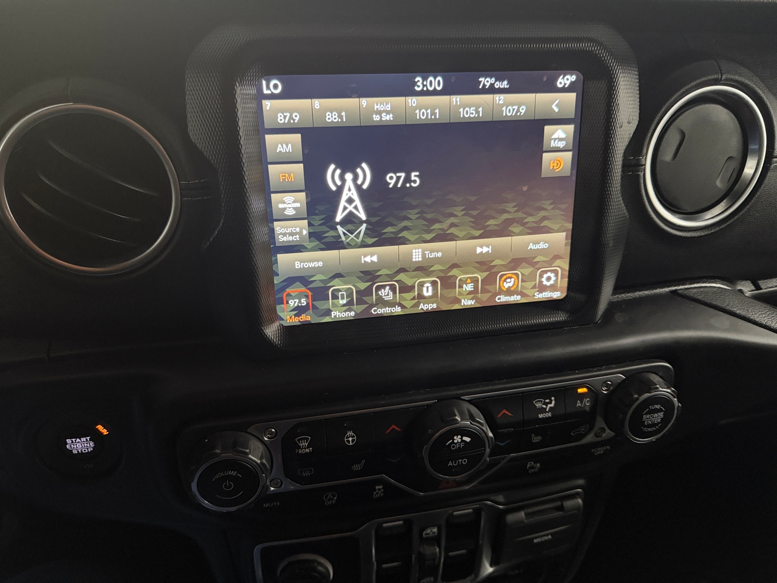 Thumbnail: 2021 Jeep Wrangler - 3