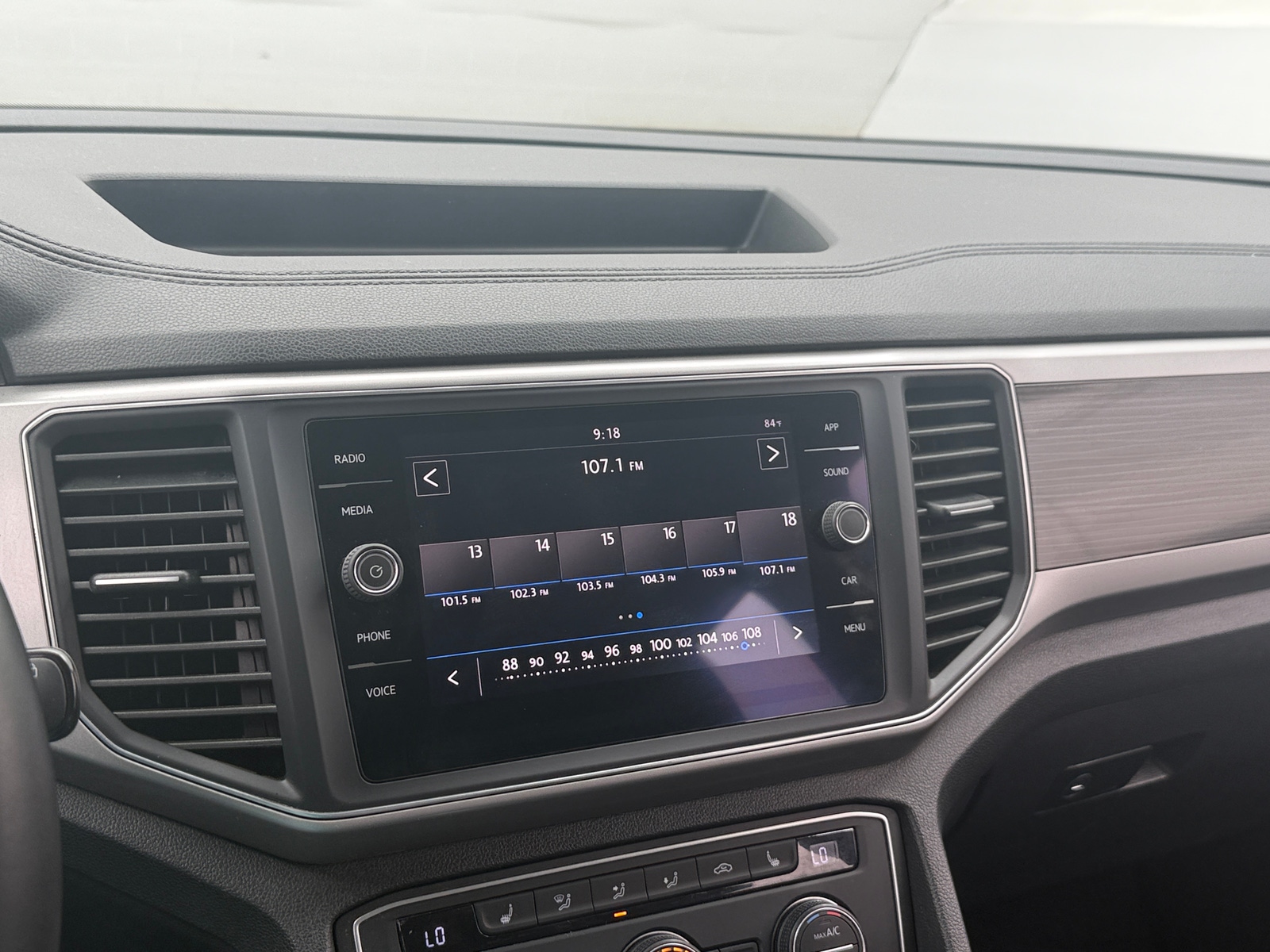 Thumbnail: 2019 Volkswagen Atlas - 3