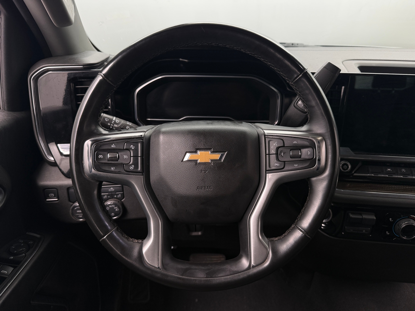 Thumbnail: 2025 Chevrolet Silverado 1500 - 5