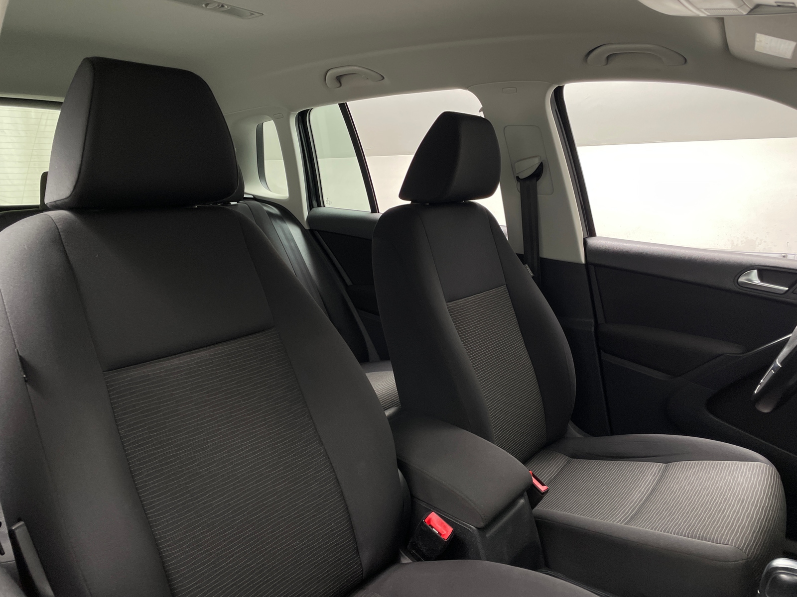 Thumbnail: 2018 Volkswagen Tiguan - 2