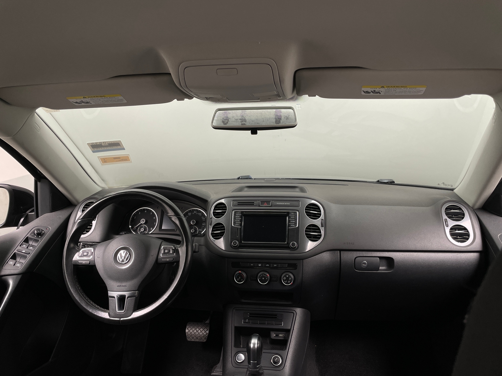 Thumbnail: 2018 Volkswagen Tiguan - 3