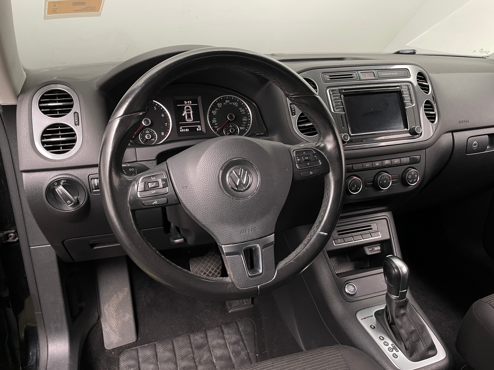 Thumbnail: 2018 Volkswagen Tiguan - 5