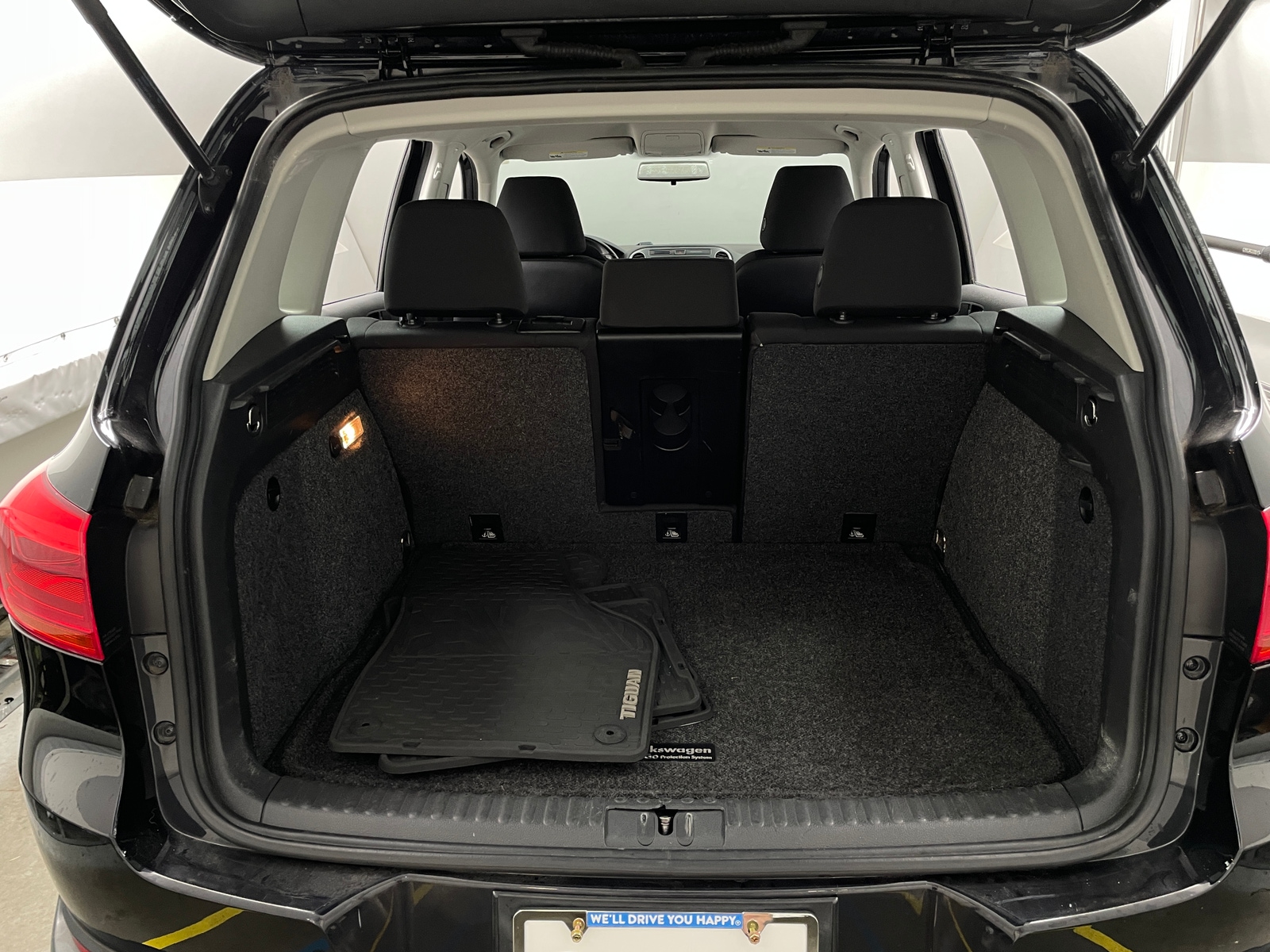 Thumbnail: 2018 Volkswagen Tiguan - 7