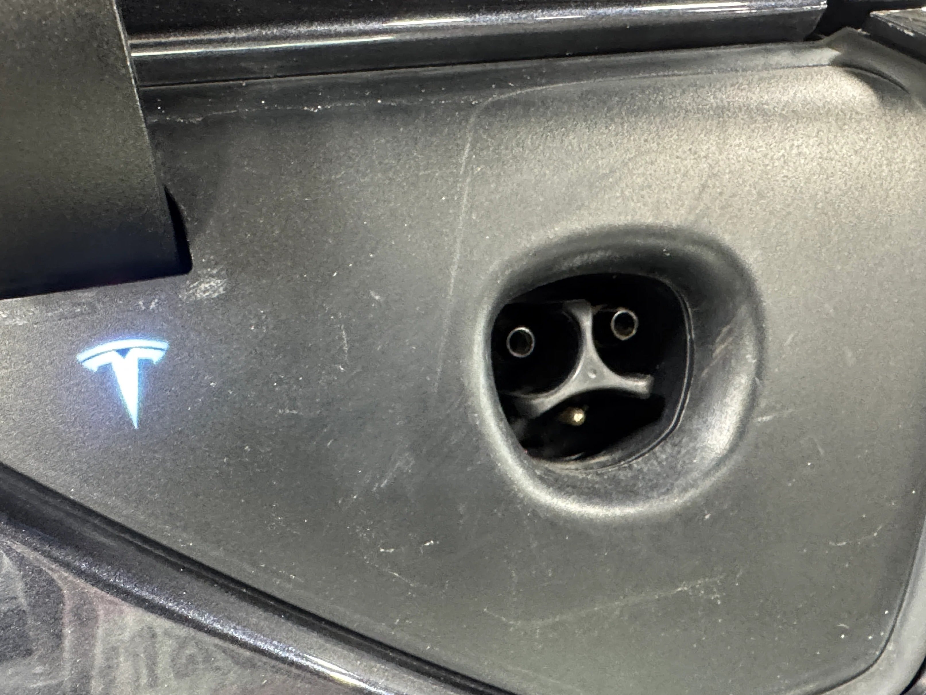 Used 2024 Tesla Model Y Performance with VIN 7SAYGDEF2RA275970 for sale in Oak Creek, WI
