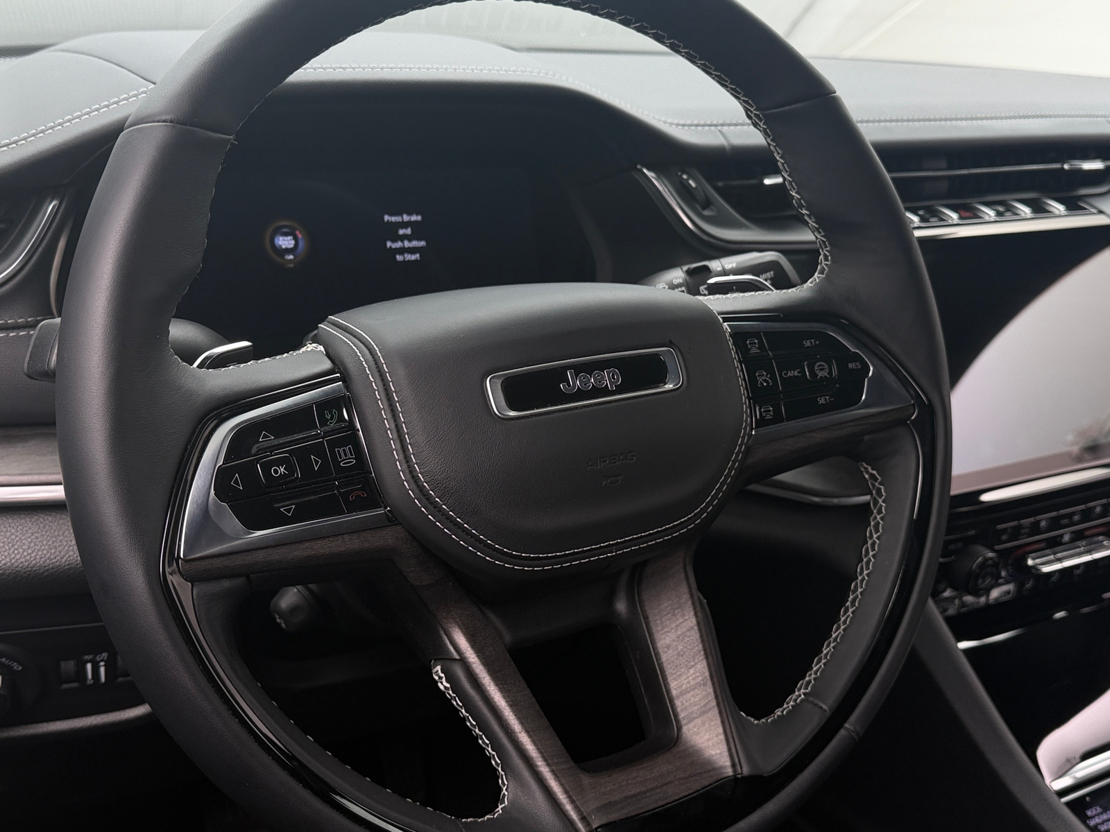 Thumbnail: 2025 Jeep Grand Cherokee - 4