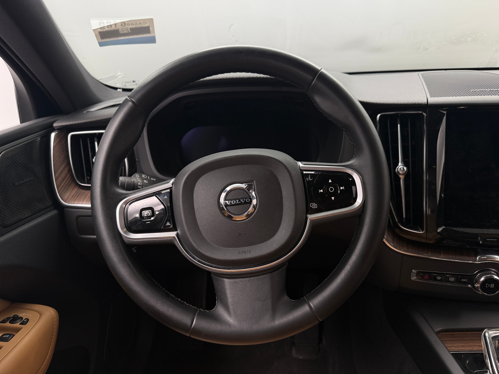 Thumbnail: 2023 Volvo XC60 - 4