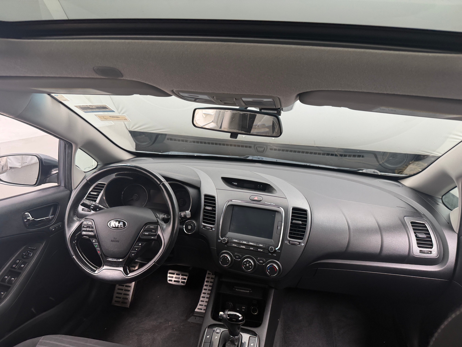 Thumbnail: 2017 Kia Forte - 3
