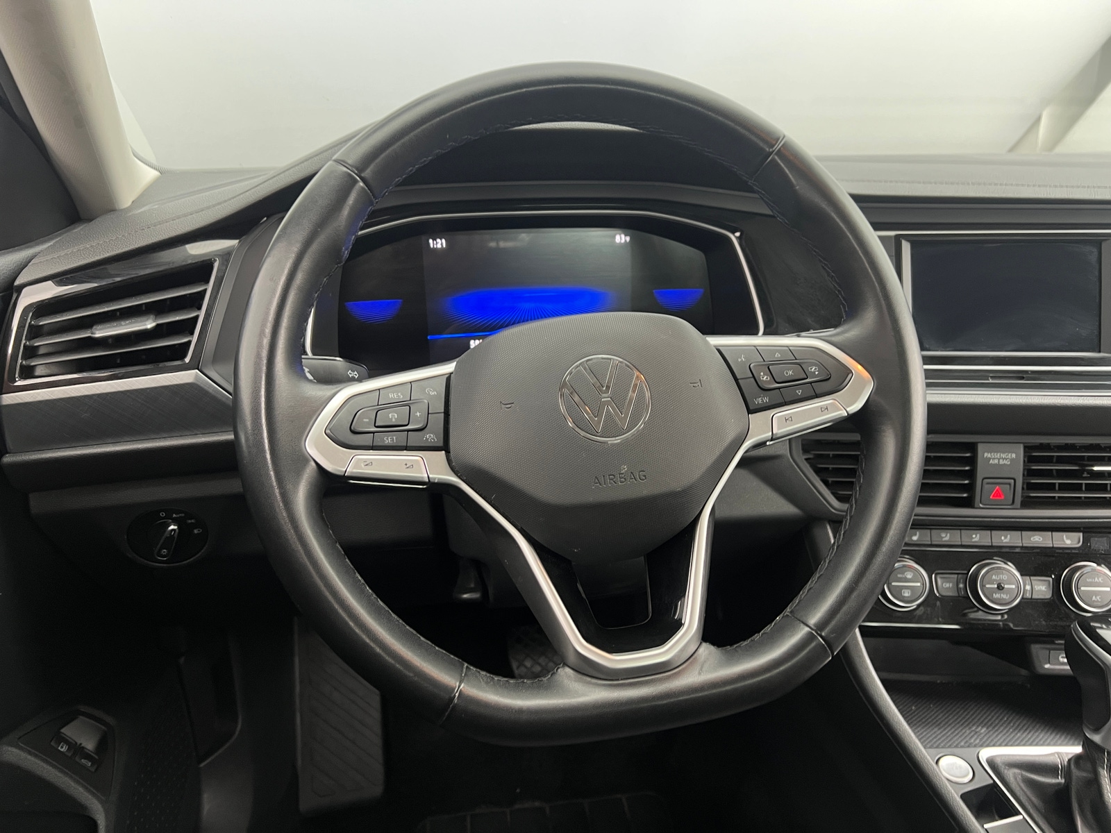 Thumbnail: 2024 Volkswagen Jetta - 4