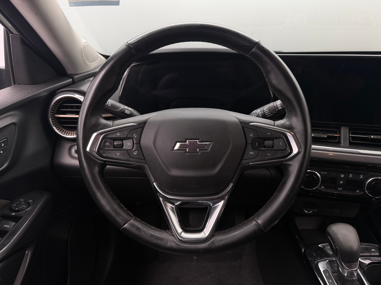 Thumbnail: 2025 Chevrolet Trax - 4