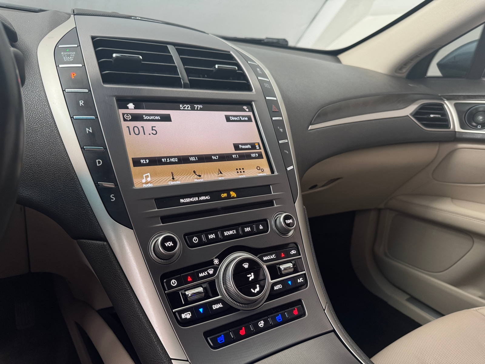 Thumbnail: 2018 Lincoln MKZ - 3