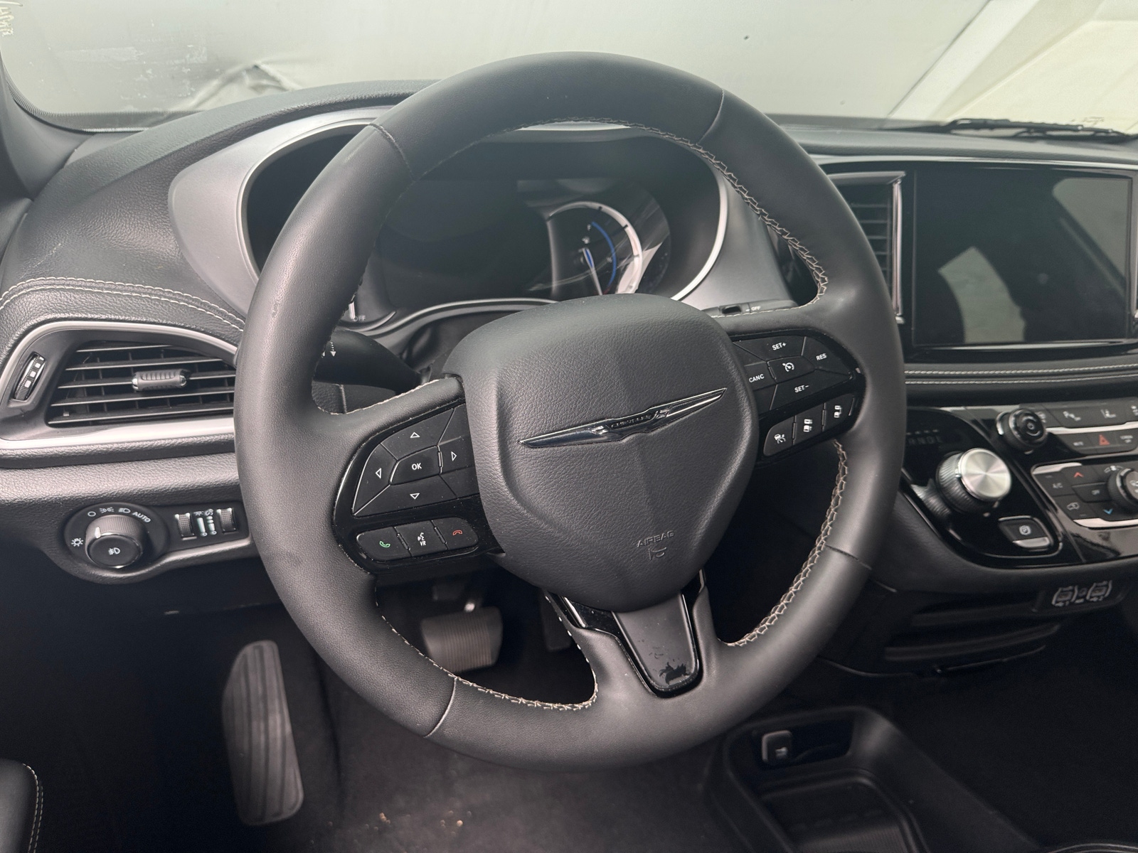 Thumbnail: 2024 Chrysler Pacifica - 4