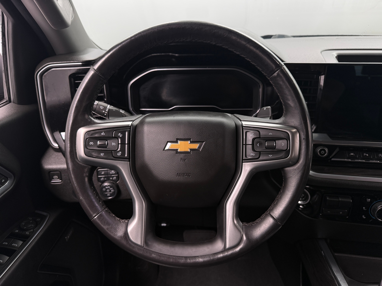 Thumbnail: 2022 Chevrolet Silverado 1500 - 4