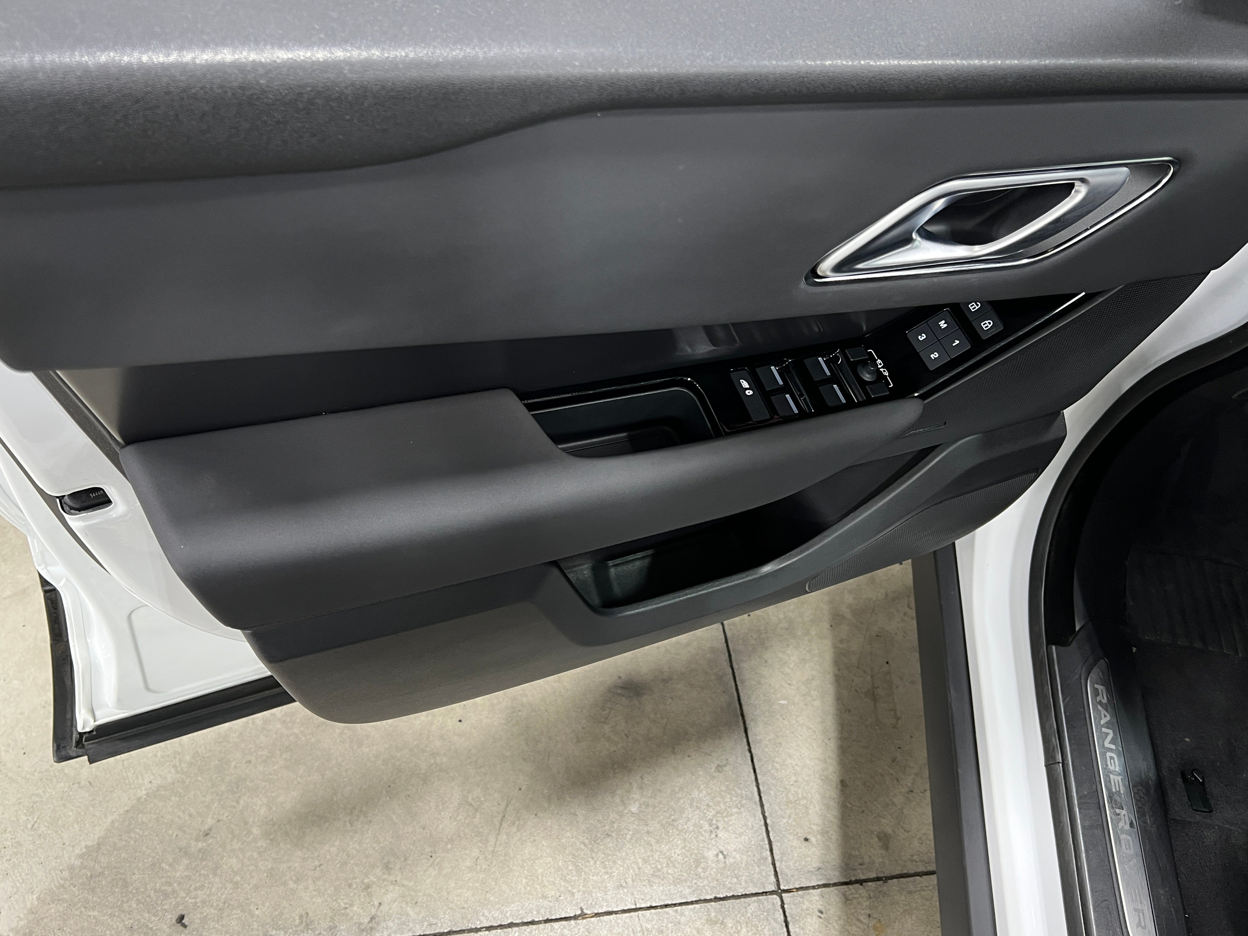 2025 Land Rover Range Rover Velar