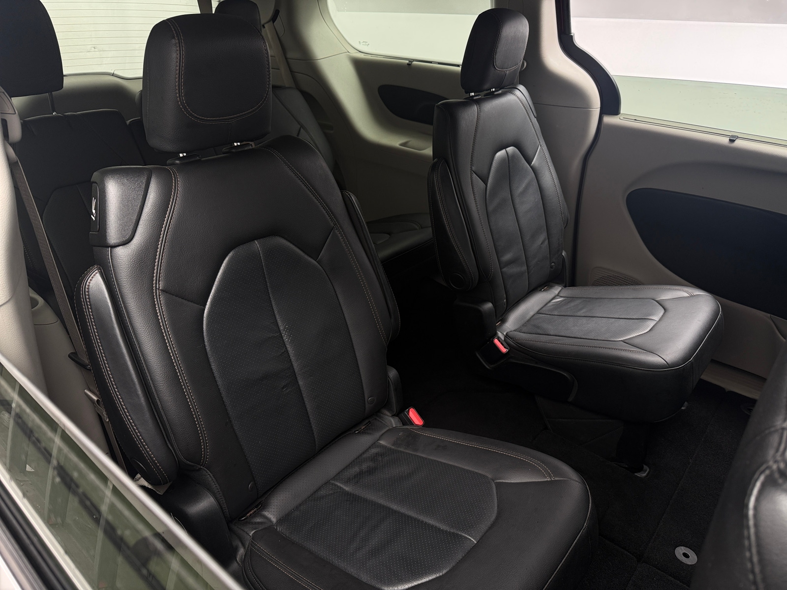 Thumbnail: 2018 Chrysler Pacifica - 5
