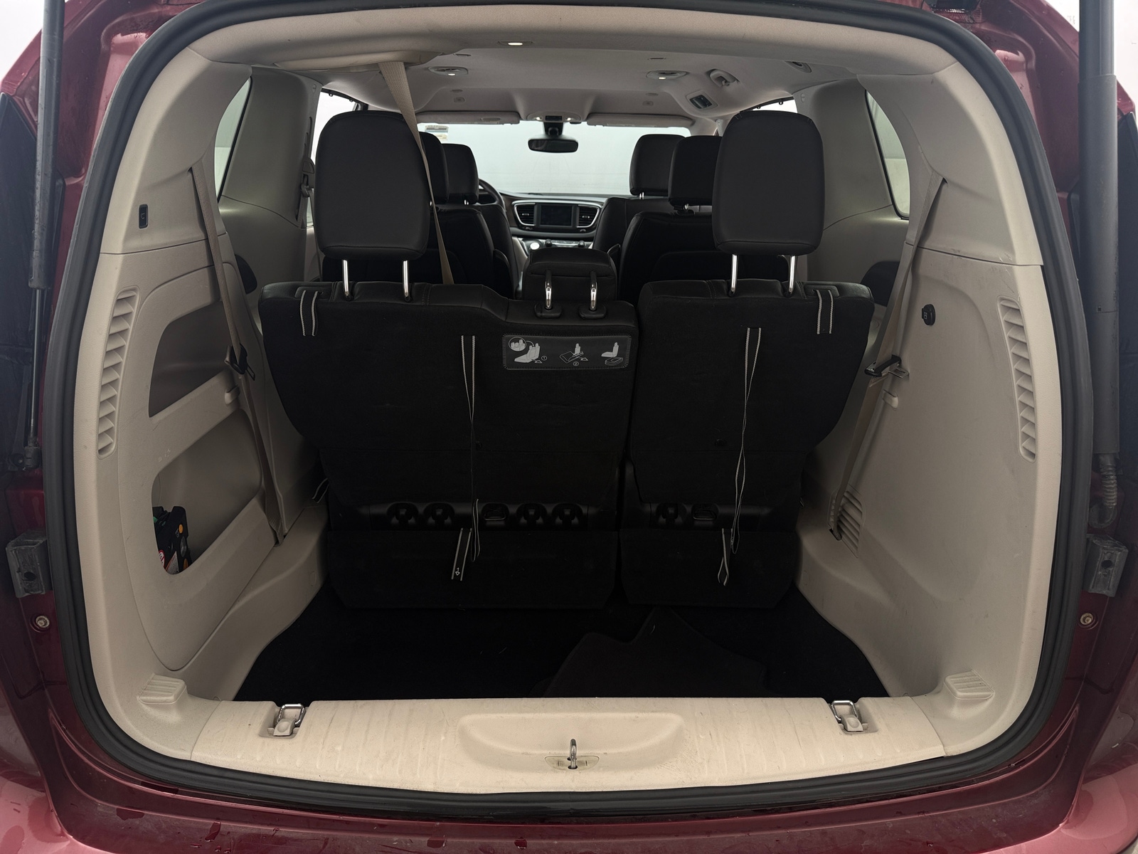 Thumbnail: 2018 Chrysler Pacifica - 6