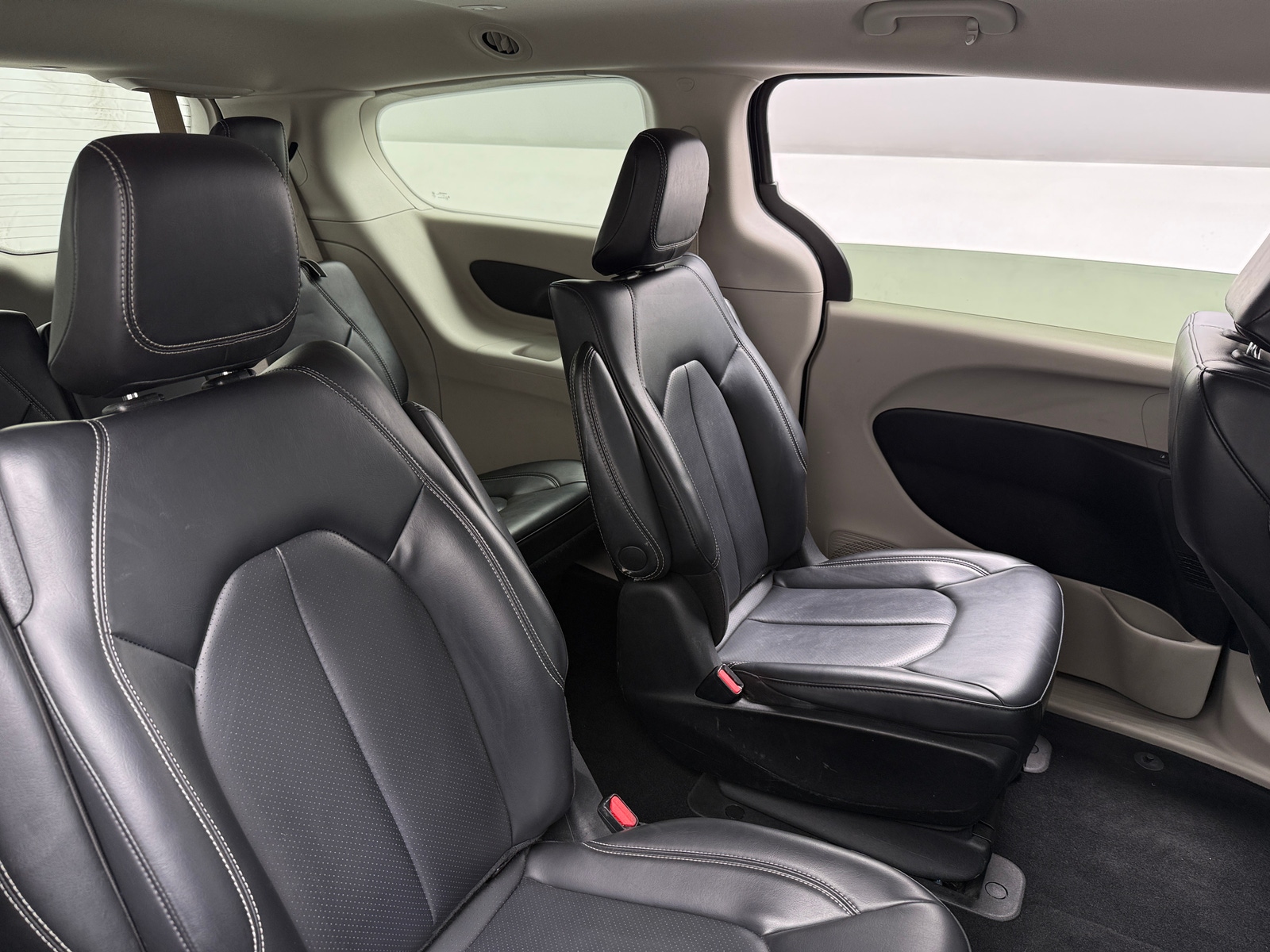 Thumbnail: 2023 Chrysler Pacifica - 5