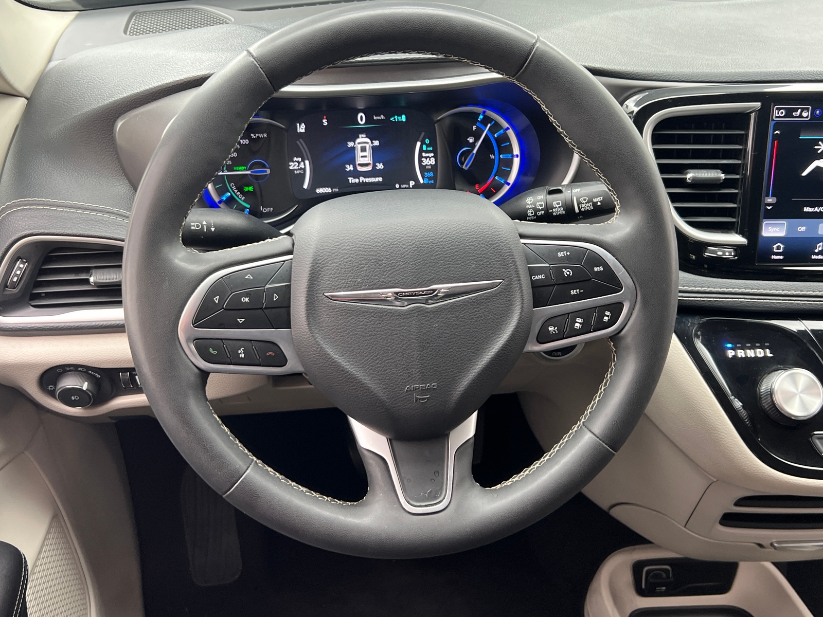 Thumbnail: 2023 Chrysler Pacifica - 4