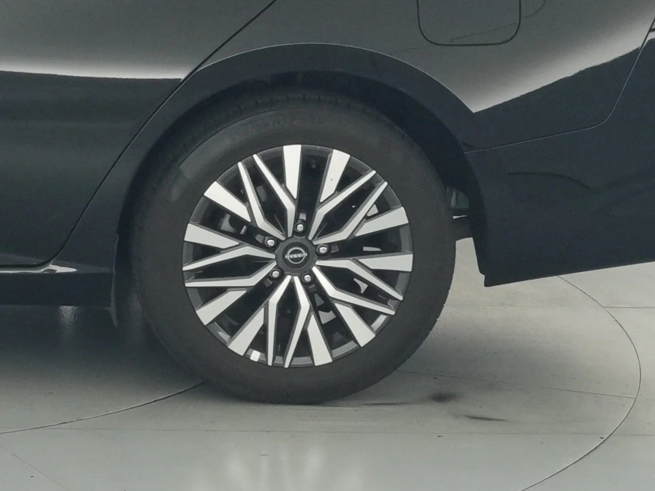 2025 Nissan Altima SV - Photo 17