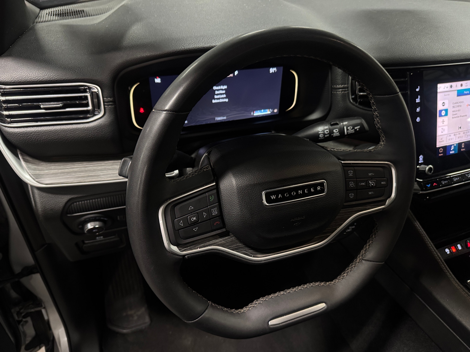 Thumbnail: 2024 Jeep Wagoneer - 4