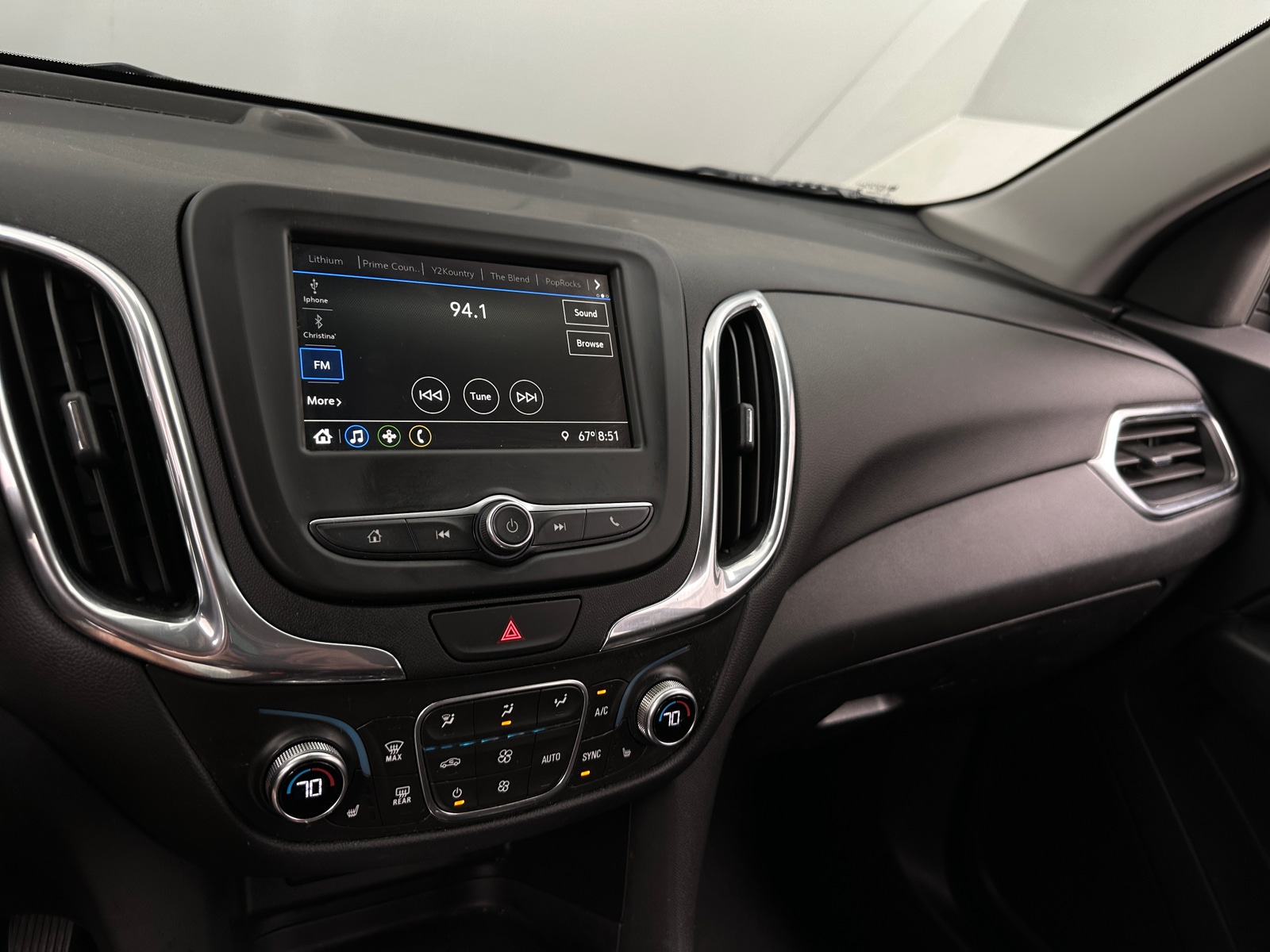 Thumbnail: 2019 Chevrolet Equinox - 4