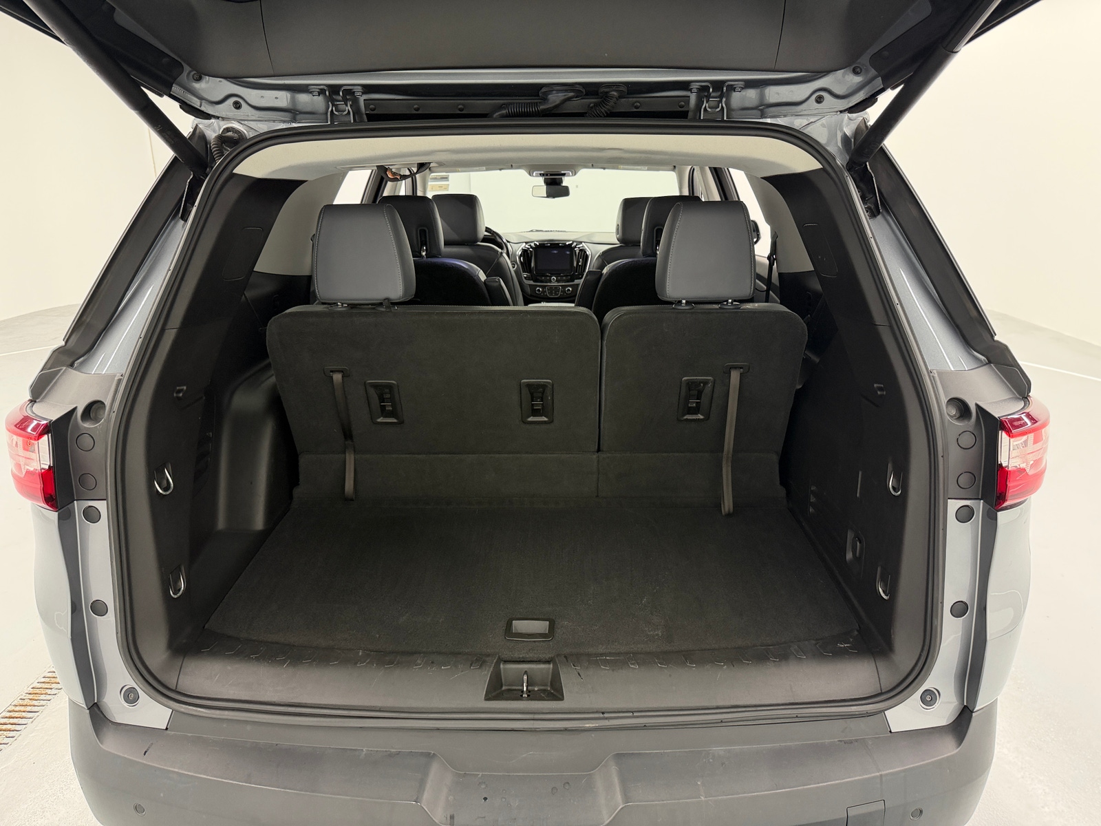 Thumbnail: 2018 Chevrolet Traverse - 6