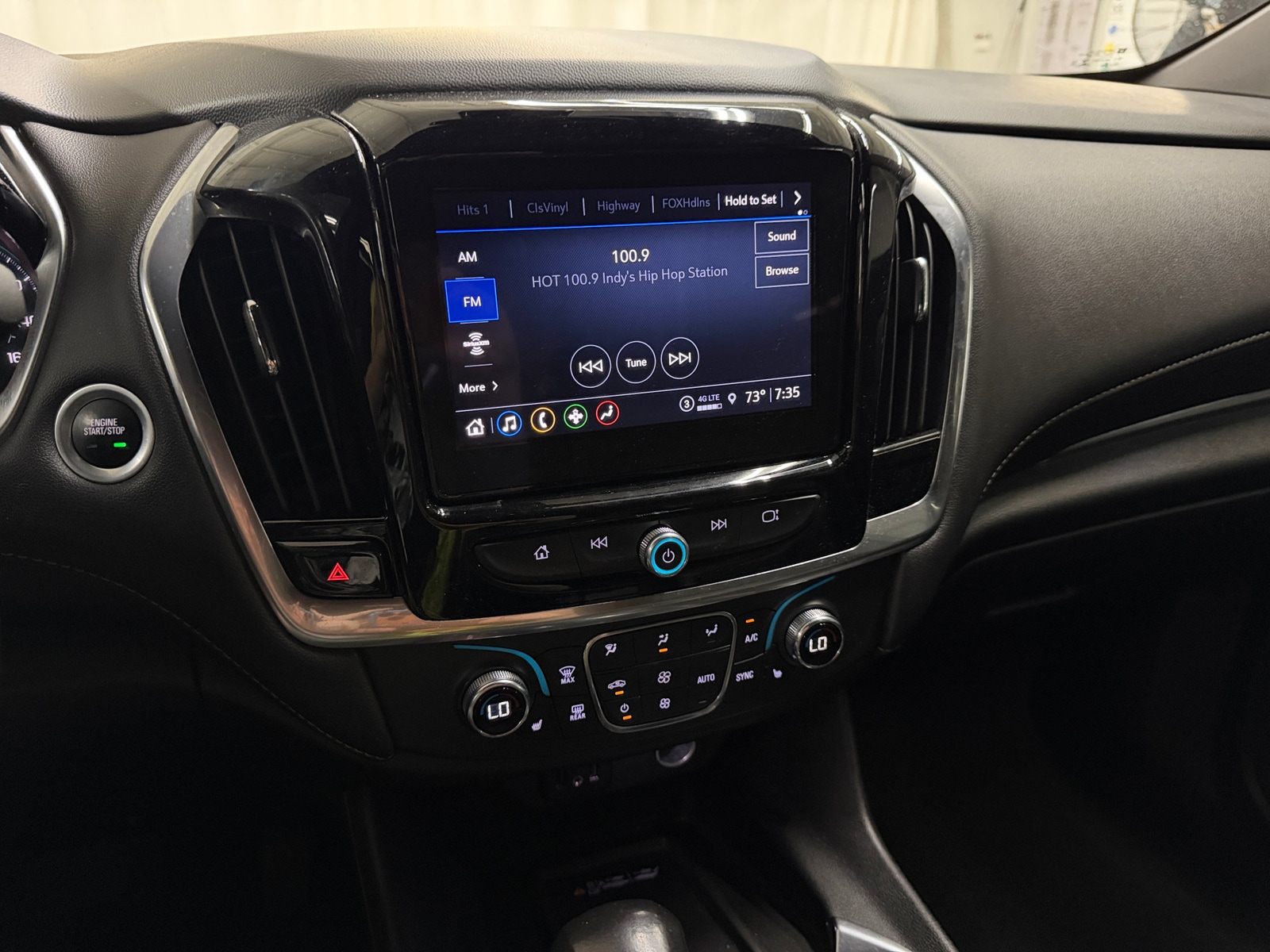 Thumbnail: 2022 Chevrolet Traverse - 3