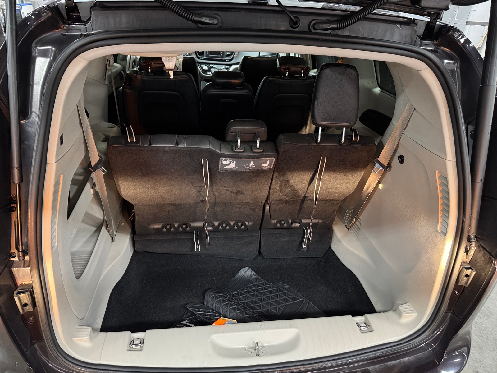Thumbnail: 2017 Chrysler Pacifica - 6