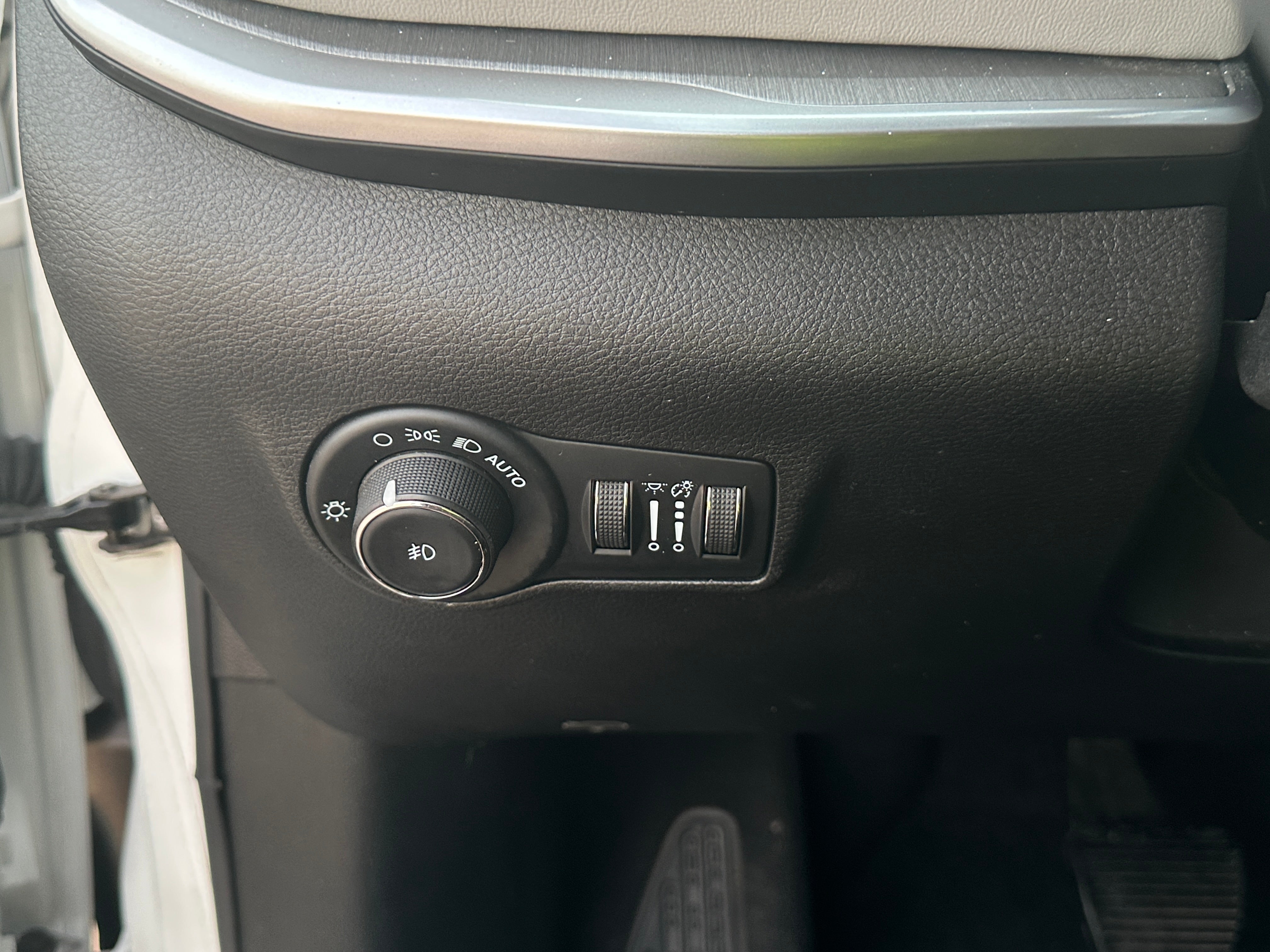 2025 Jeep Compass Limited - Photo 12