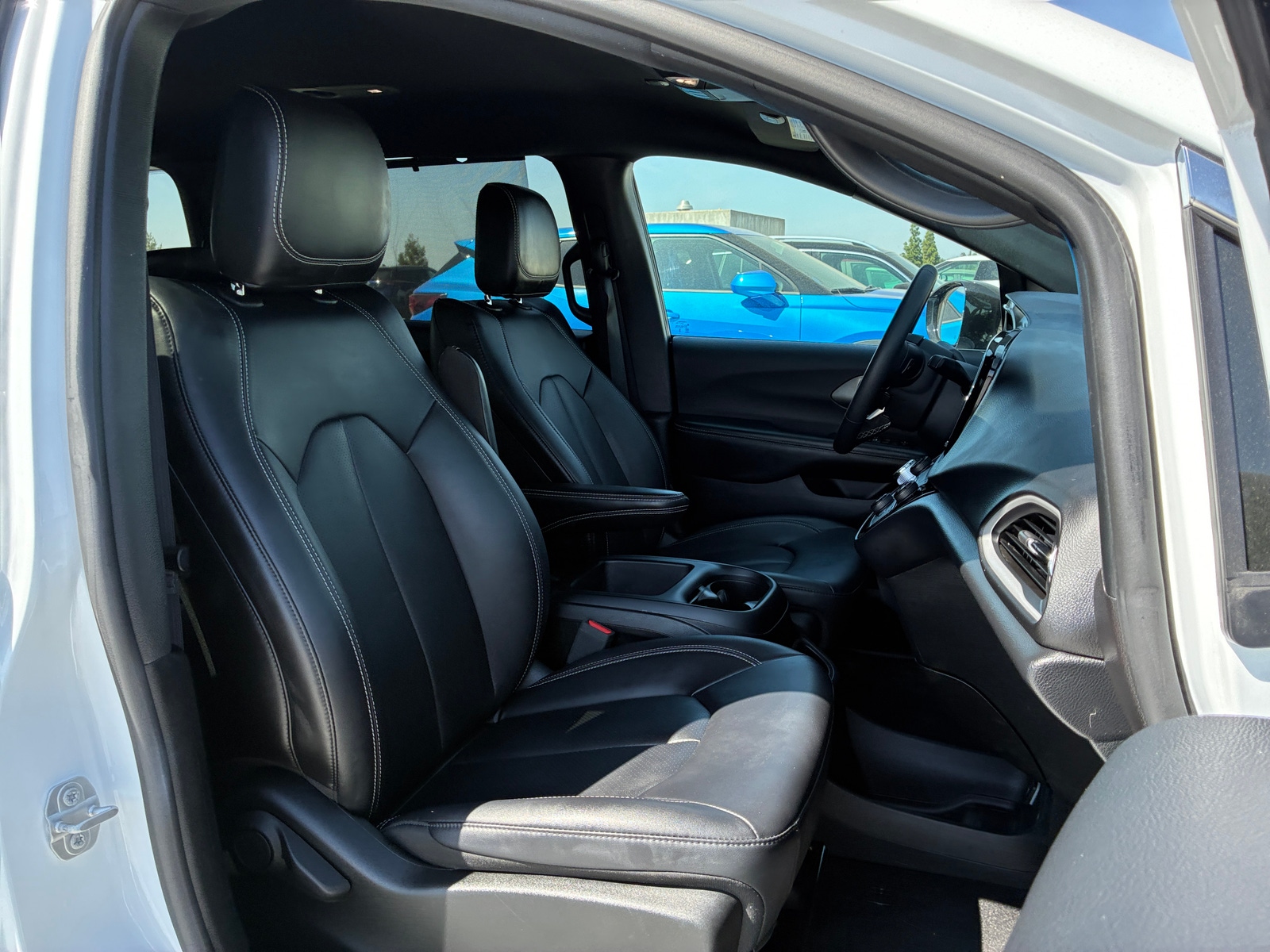 Thumbnail: 2025 Chrysler Pacifica - 2