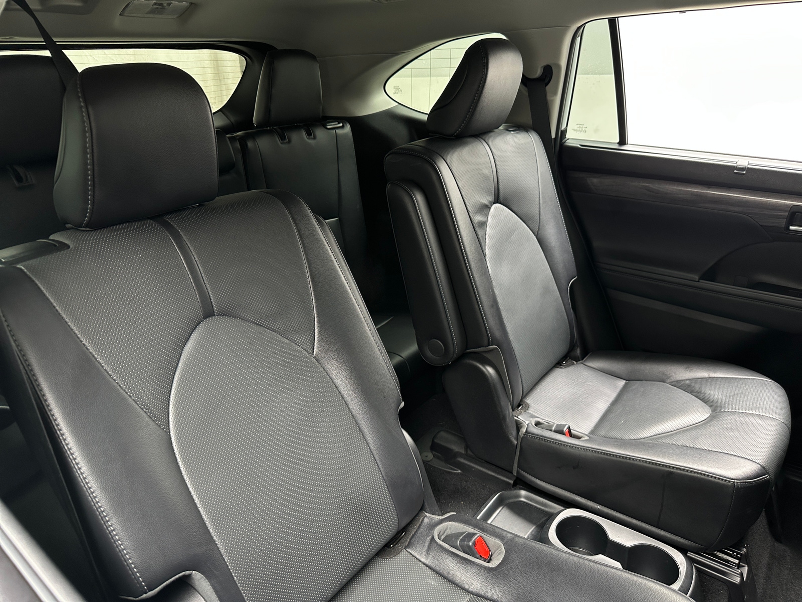 Thumbnail: 2022 Toyota Highlander - 5
