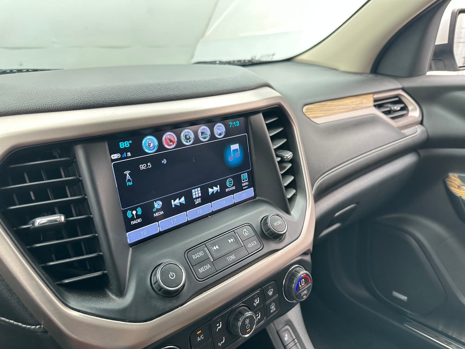Thumbnail: 2019 GMC Acadia - 3