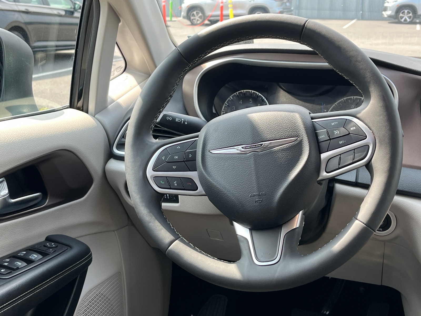 Thumbnail: 2024 Chrysler Voyager - 5