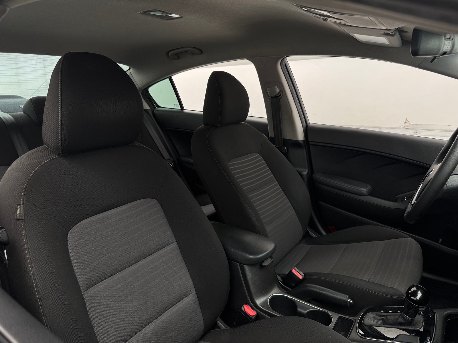 Thumbnail: 2017 Kia Forte - 2