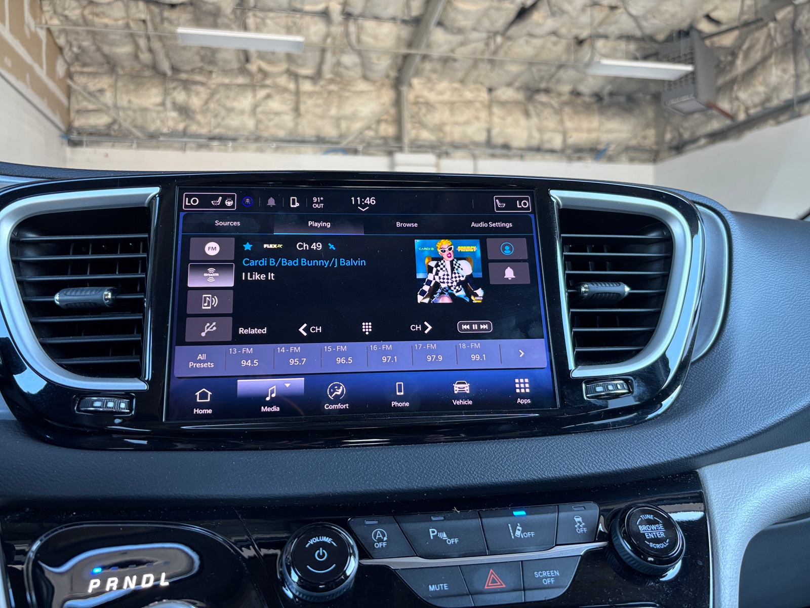 Thumbnail: 2024 Chrysler Pacifica - 4