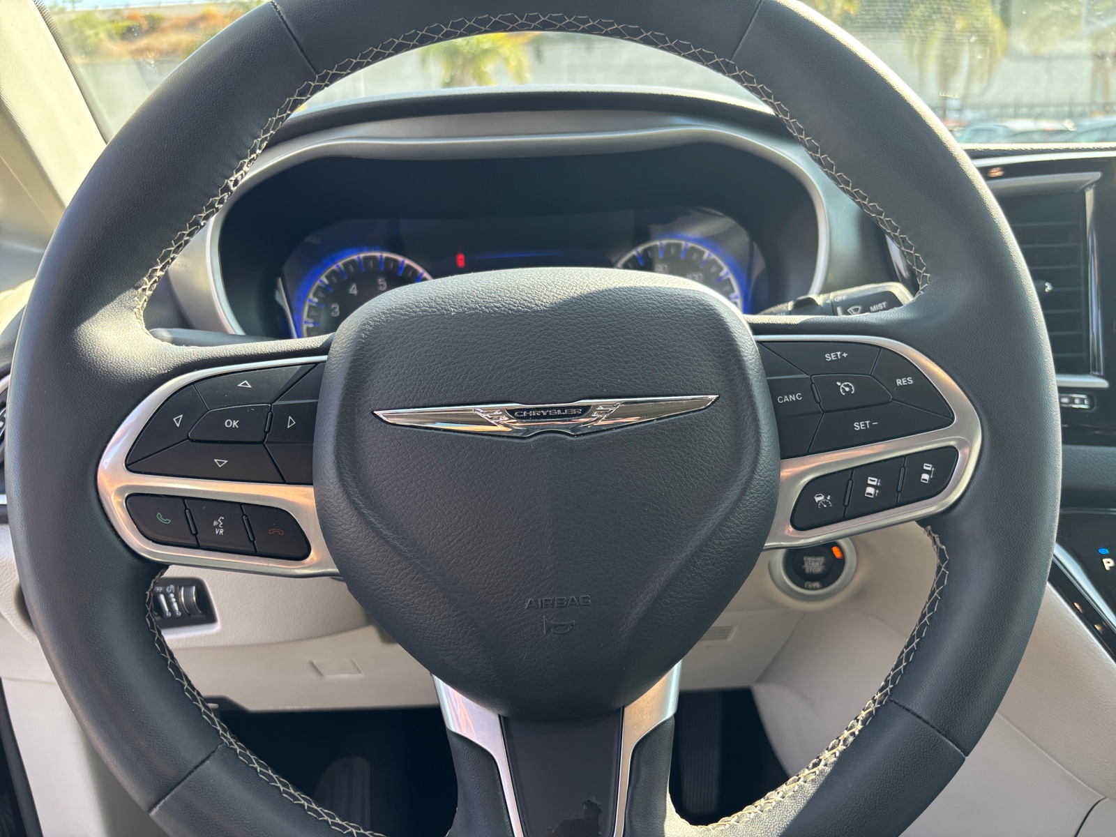 Thumbnail: 2024 Chrysler Pacifica - 5