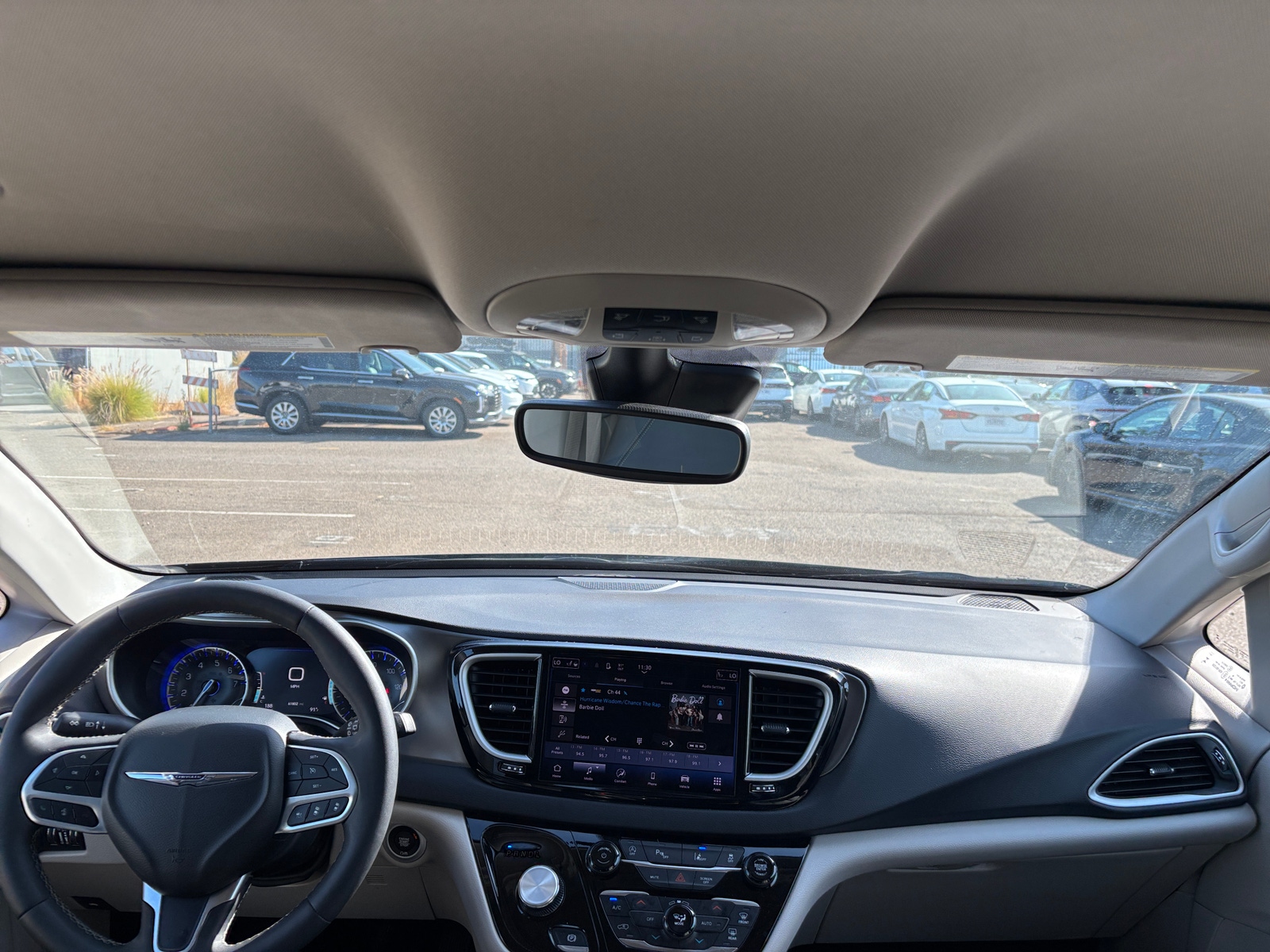 Thumbnail: 2024 Chrysler Pacifica - 3
