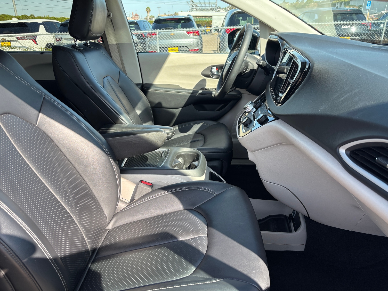 Thumbnail: 2024 Chrysler Pacifica - 2