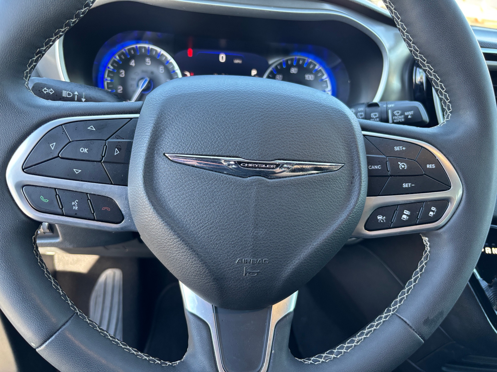 Thumbnail: 2025 Chrysler Pacifica - 5