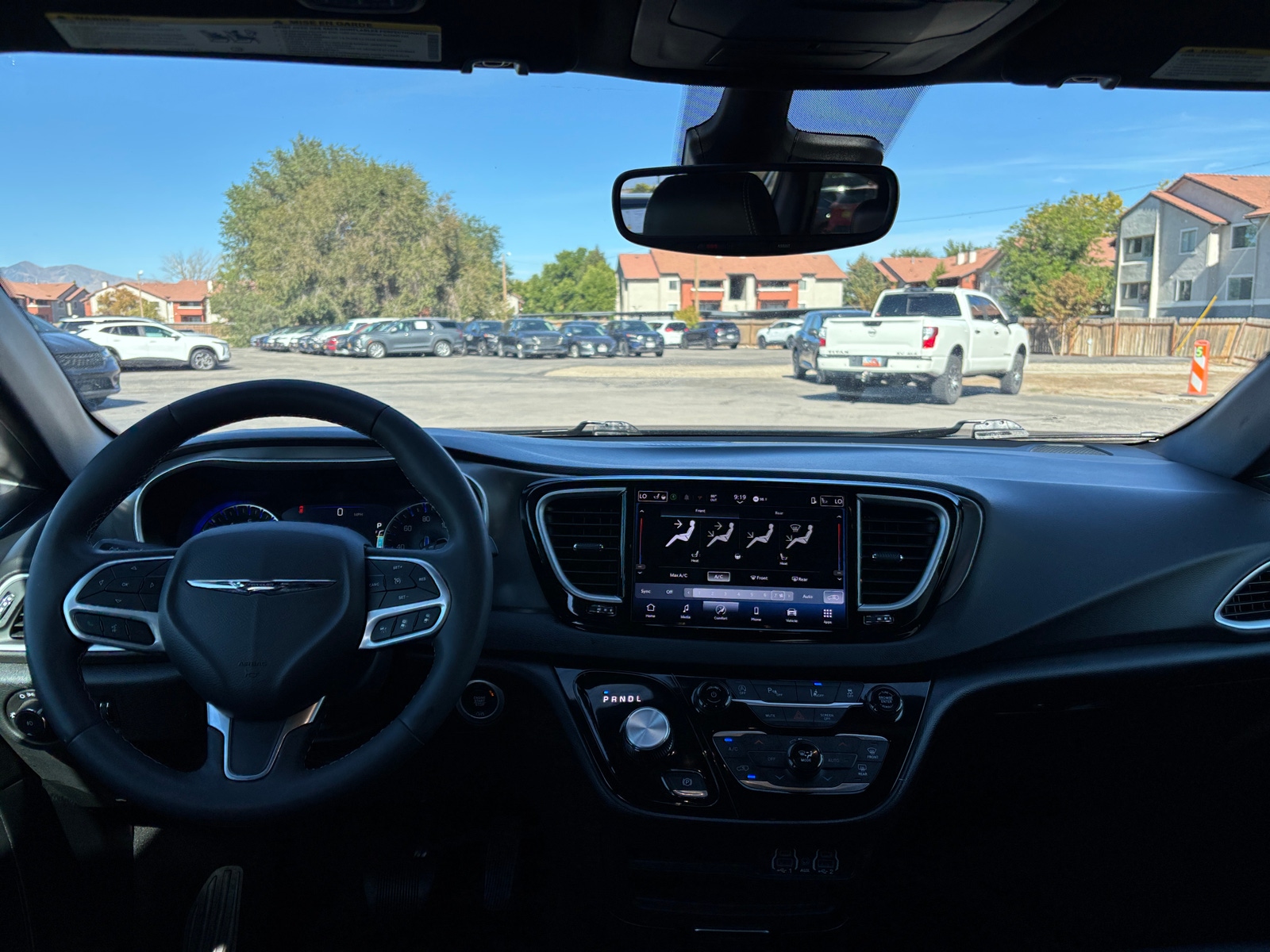 Thumbnail: 2025 Chrysler Pacifica - 3