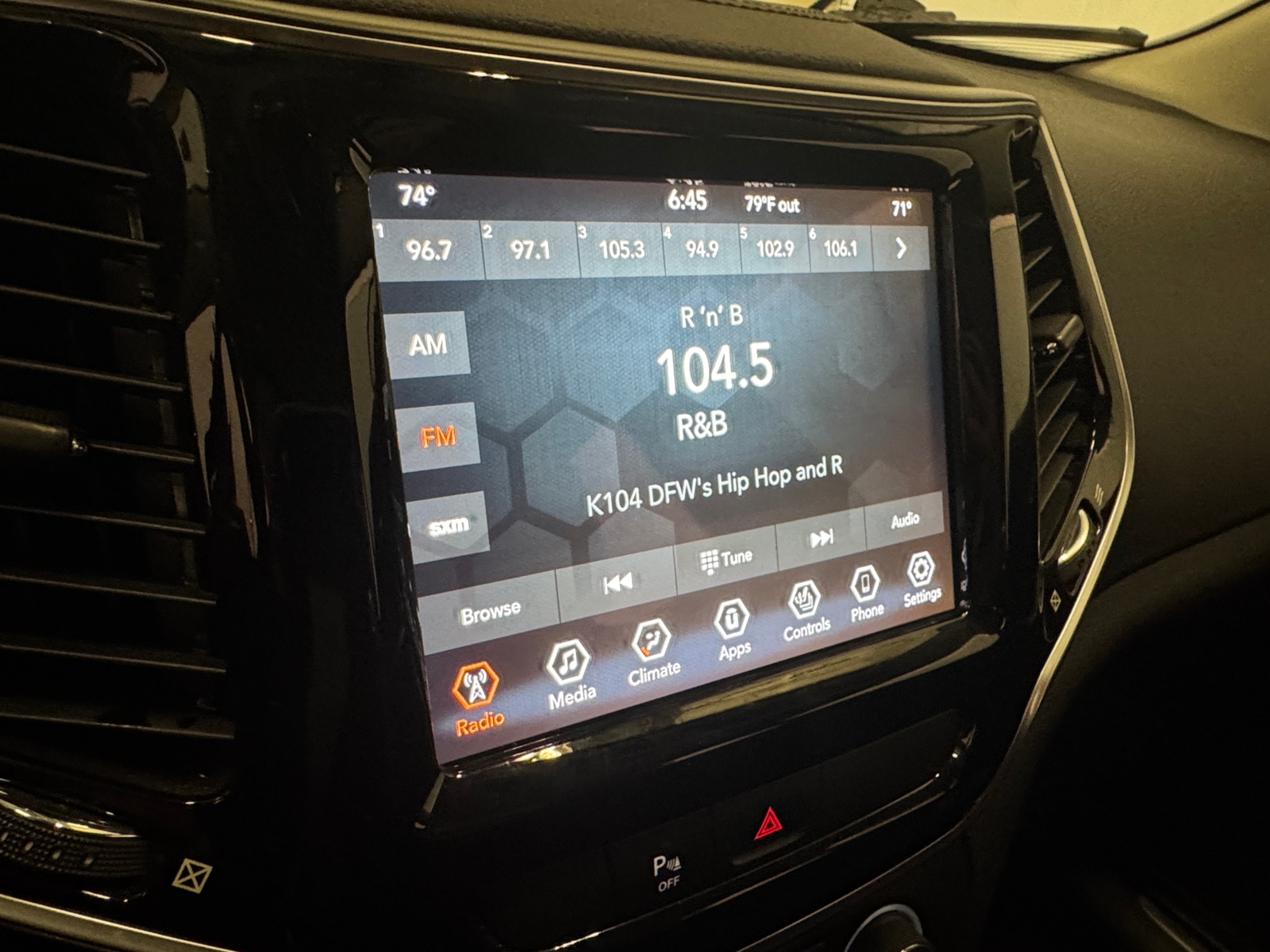 Thumbnail: 2020 Jeep Cherokee - 3