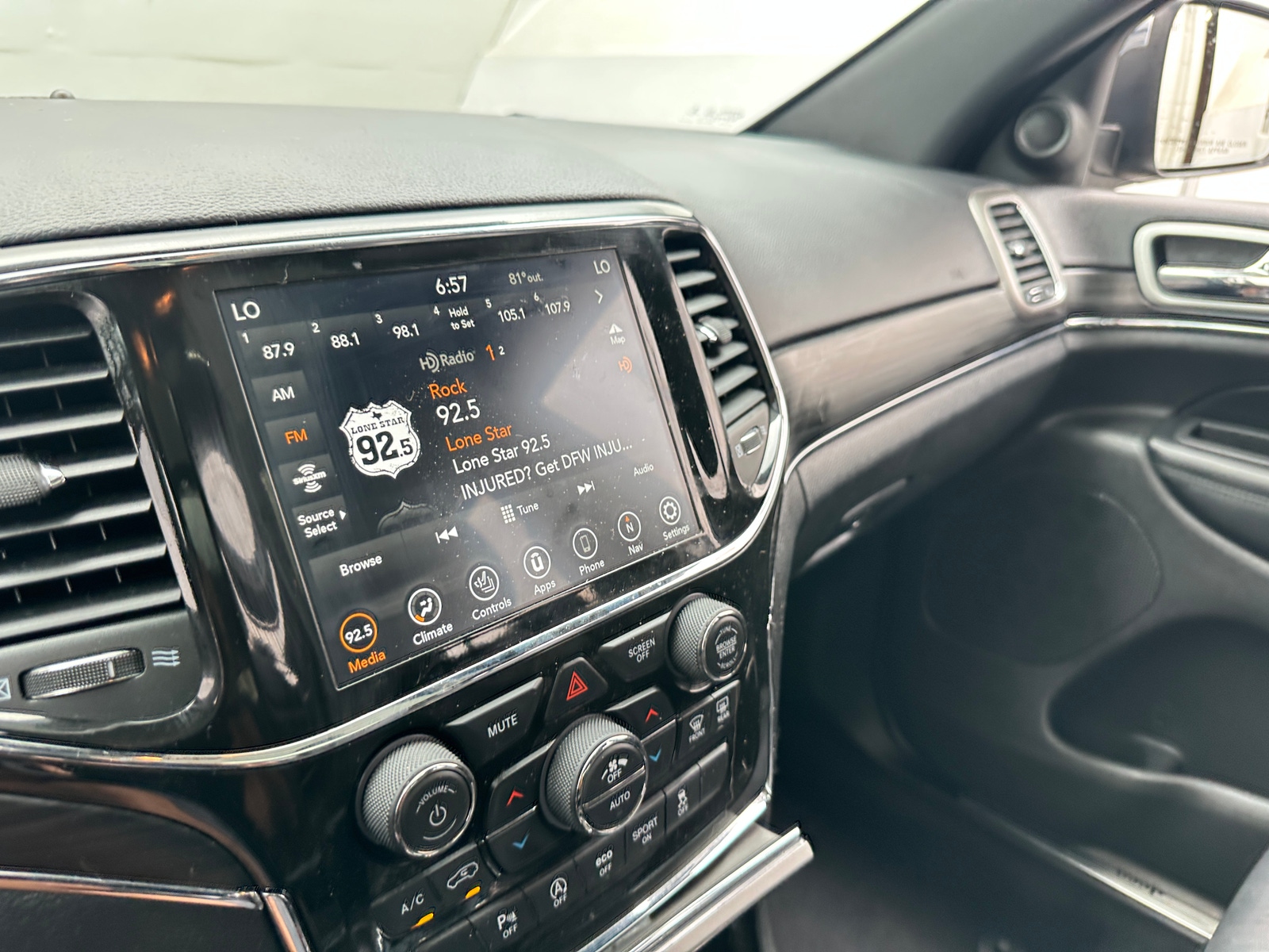 Thumbnail: 2021 Jeep Grand Cherokee - 3