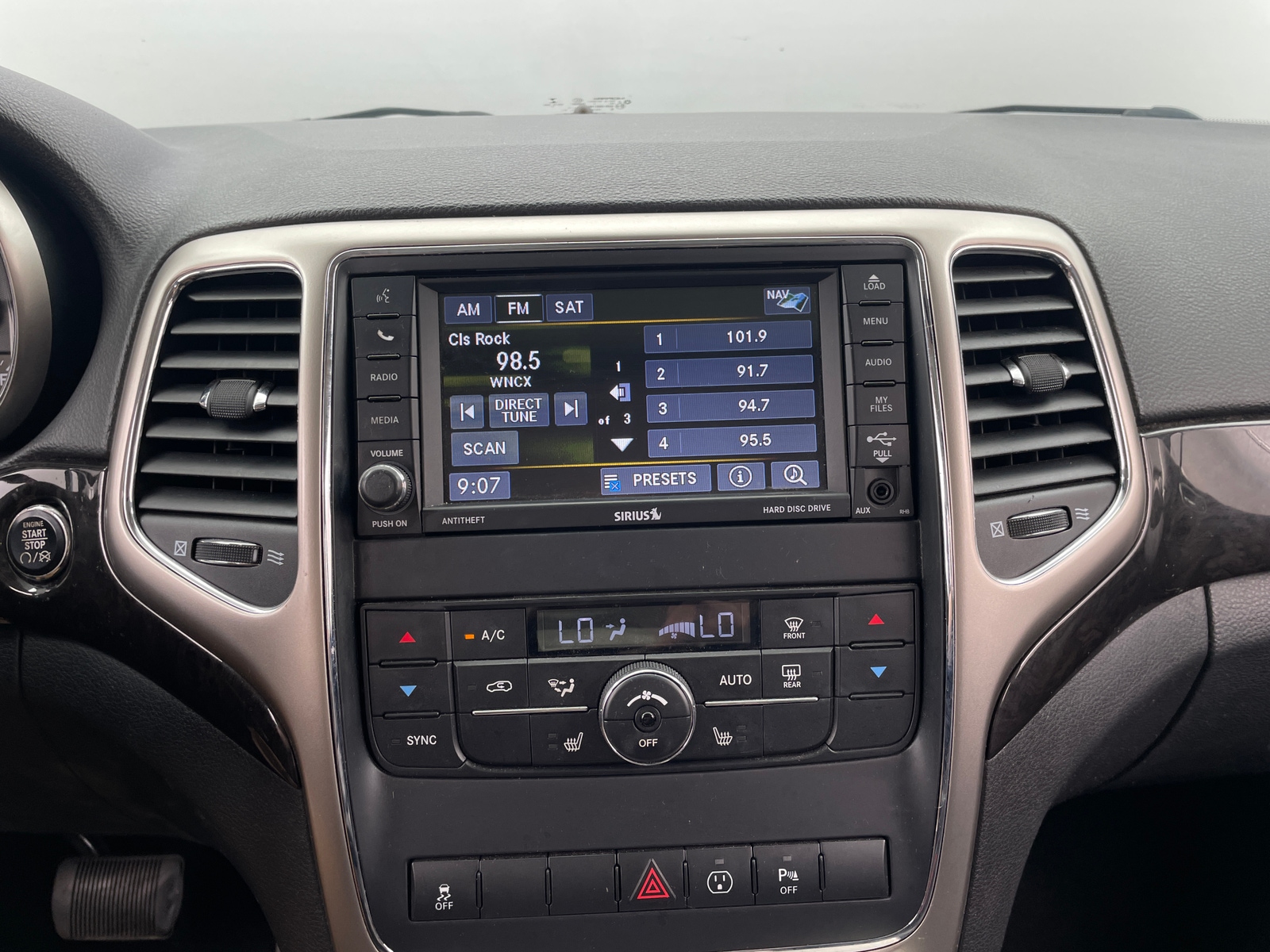 Thumbnail: 2013 Jeep Grand Cherokee - 3