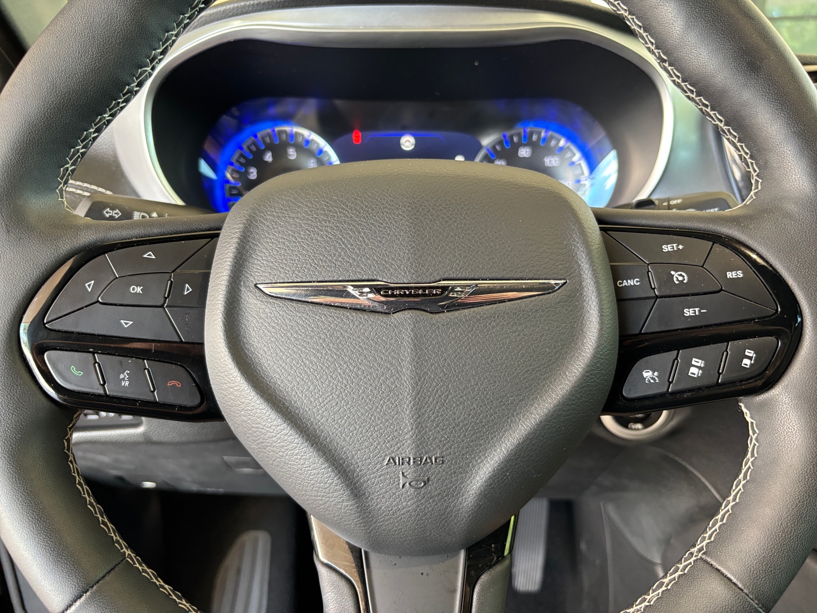 Thumbnail: 2025 Chrysler Pacifica - 5